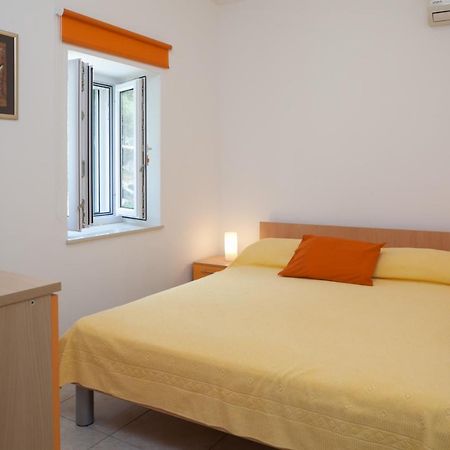 Apartment Bura 1 Makarska Exterior foto
